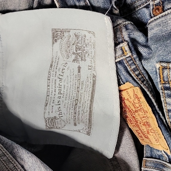 LEVI'S Size 42x32 Medium Wash 501 Button Fly Jeans Gently Used Condition - Picture 12 of 16